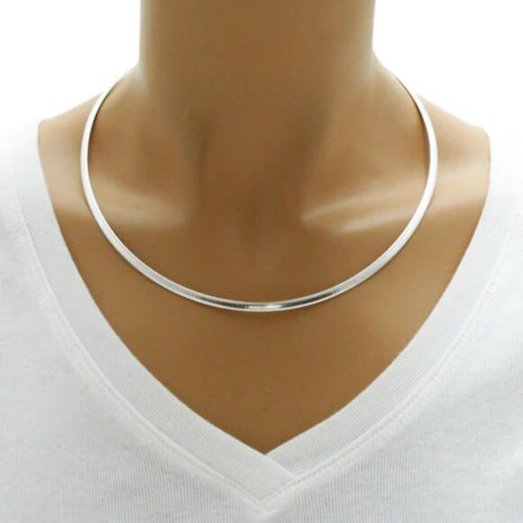 STERLING SILVER DOMED REVERSIBLE GOLD AND SILVER OMEGA NECKLACE 3MM - Picture 4 of 4